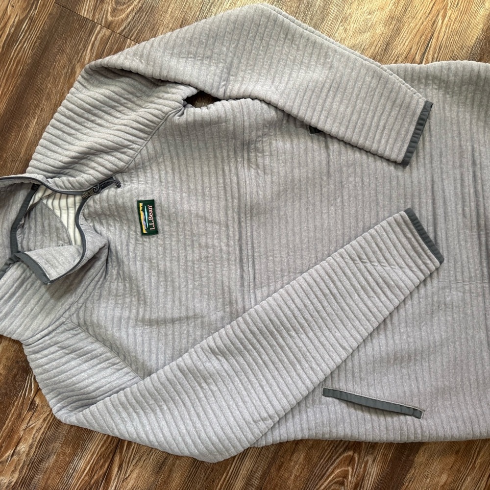 Ll bean womens  Gray Zip Up pullover with Ribbed Knit Texture